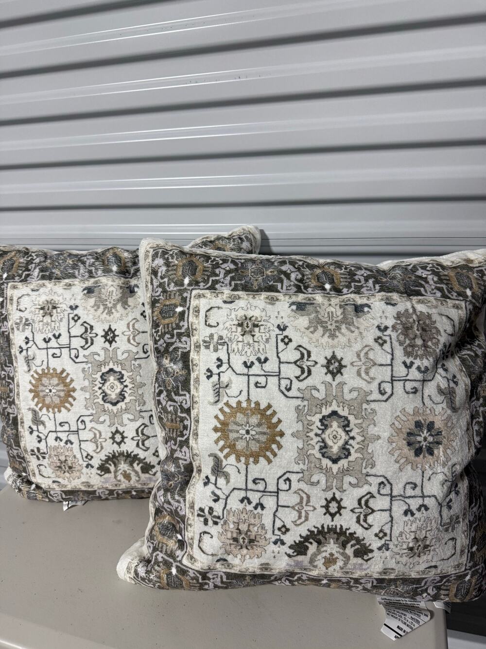 Set of two Washluxe Deco Pillows